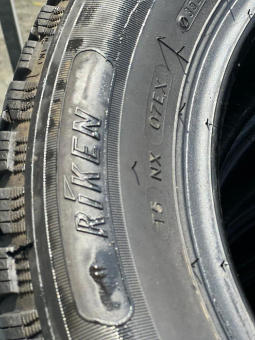 set 4 anvelope 185/65 R15 92T sh iarna Riken 7mm cu garantie  [5]