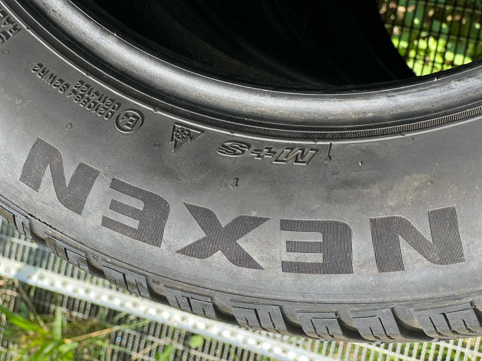 set 2 anvelope 205/60 R16 92H sh iarna Nexen 6mm cu garantie [4]