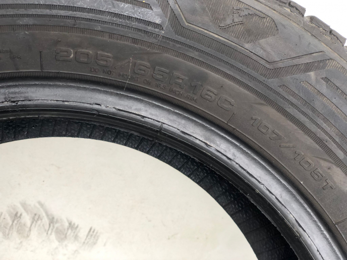 Anvelopa 205/65 R16C 107/105T sh iarna Goodyear 5 mm cu garantie [4]