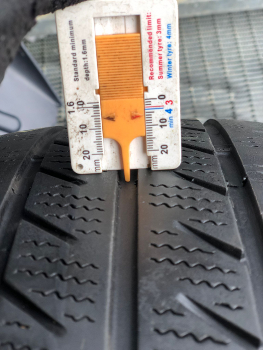 Anvelopa 205/65 R16C 107/105T sh iarna Goodyear 5 mm cu garantie [7]