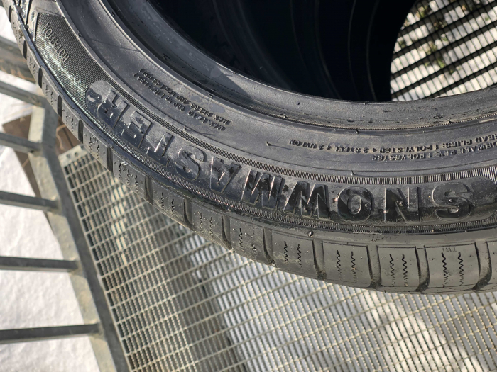 set 4 anvelope 215/55 R18 95V sh iarna Sunny 7mm cu garantie [6]