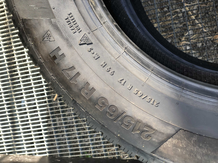 set 2 anvelope 215/65 R17 99H sh iarna Continental 7mm cu garantie [5]