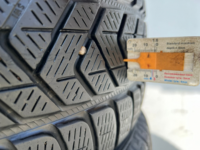 set 4 anvelope 255/45 R20 101W sh iarna Continental 6mm cu garantie [8]