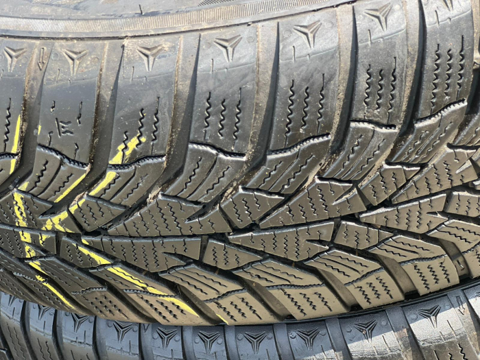 set 4 anvelope 185/65 R15 88T sh iarna Kumho 7mm cu garantie [4]
