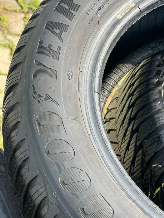 set 2 anvelope 205/60 R16 96H sh iarna Goodyear 7mm cu garantie [3]