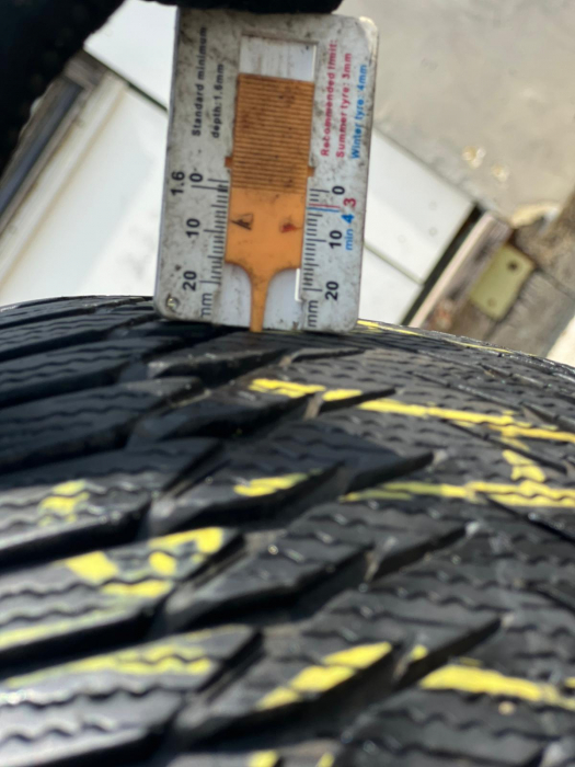 set 2 anvelope 205/60 R16 96H sh iarna Goodyear 7mm cu garantie [5]