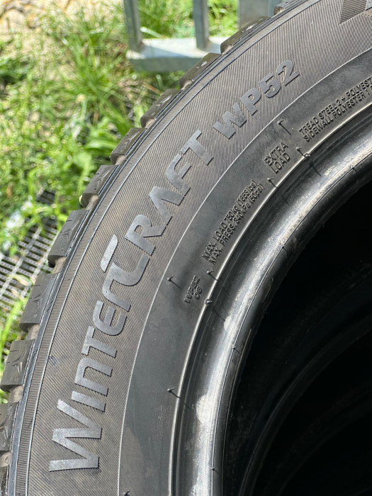 set 4 Anvelope 215/55 R17 98V sh iarna Kumho 7.5mm cu garantie [8]