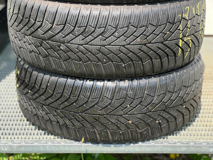 set 4 Anvelope 215/55 R17 98V sh iarna Kumho 7.5mm cu garantie [3]