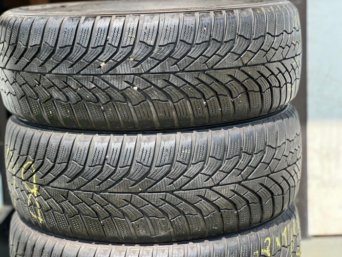 set 4 Anvelope 215/55 R17 98V sh iarna Kumho 7.5mm cu garantie [2]