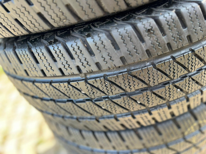 set 4 anvelope 225/65 R16C 113/111R sh iarna Viking 7mm cu garantie [4]