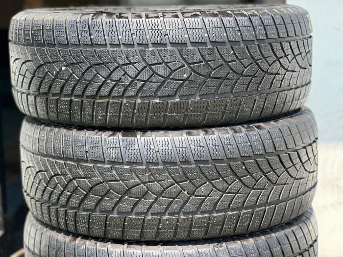 set 4 anvelope 235/50 R20 104T sh iarna Goodyear 7.5mm cu garantie [2]