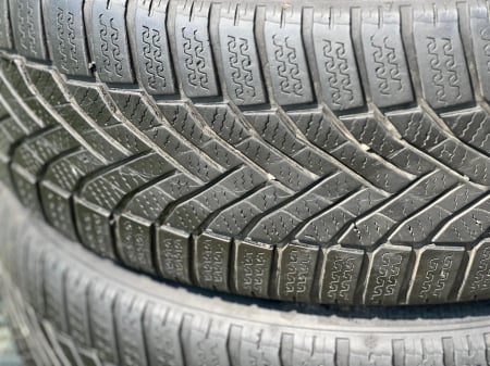 set 4 anvelope 215/50 R17 95V sh iarna Falken 6mm cu garantie [3]