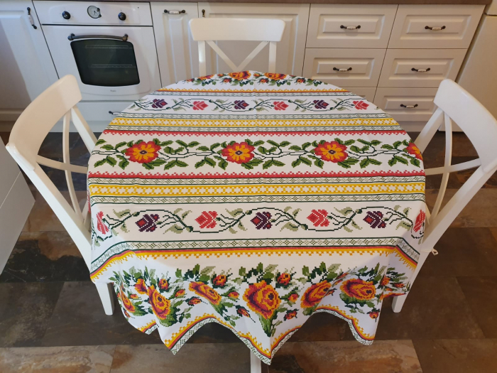 Fata De Masa Tradiotionala Cu Imprimeu Floral 150x150cm [2]