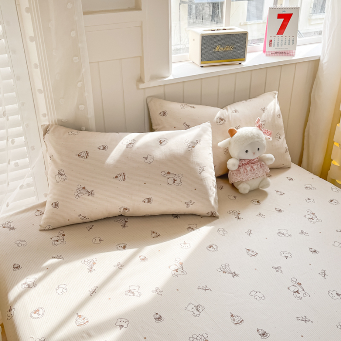 Husa Din Bumbac 100% Ranforce Cu Elastic Si Fete De Perna 160x200cm - Crem Cu Ursuleti [2]