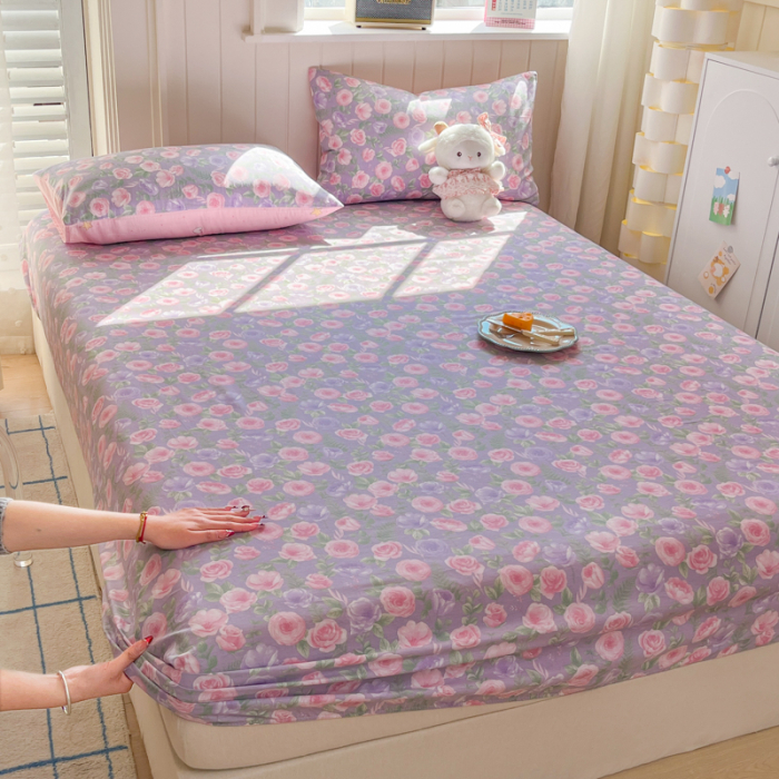 Husa Din Bumbac 100% Ranforce Cu Elastic Si Fete De Perna 160x200cm - Lila Cu Flori Roz [13]