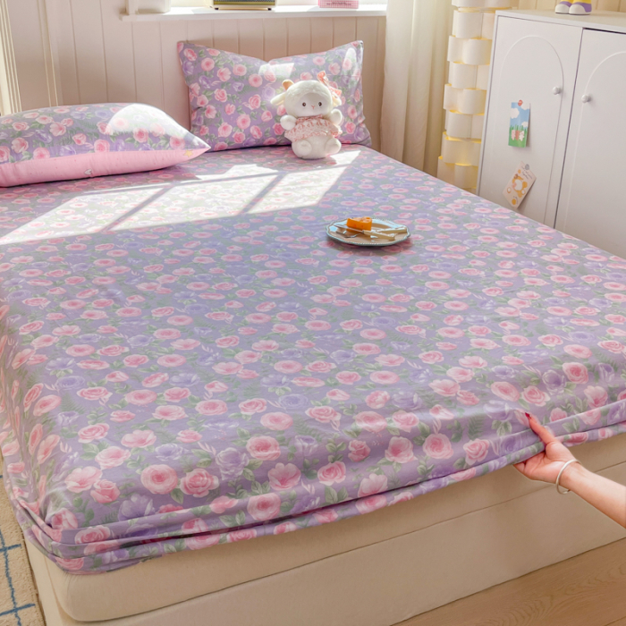 Husa Din Bumbac 100% Ranforce Cu Elastic Si Fete De Perna 160x200cm - Lila Cu Flori Roz [15]