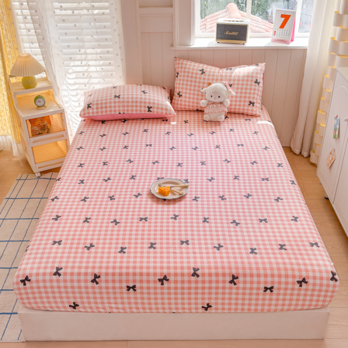 Husa Din Bumbac 100% Ranforce Cu Elastic Si Fete De Perna 160x200cm - Patratele Roz Cu Fundite [1]