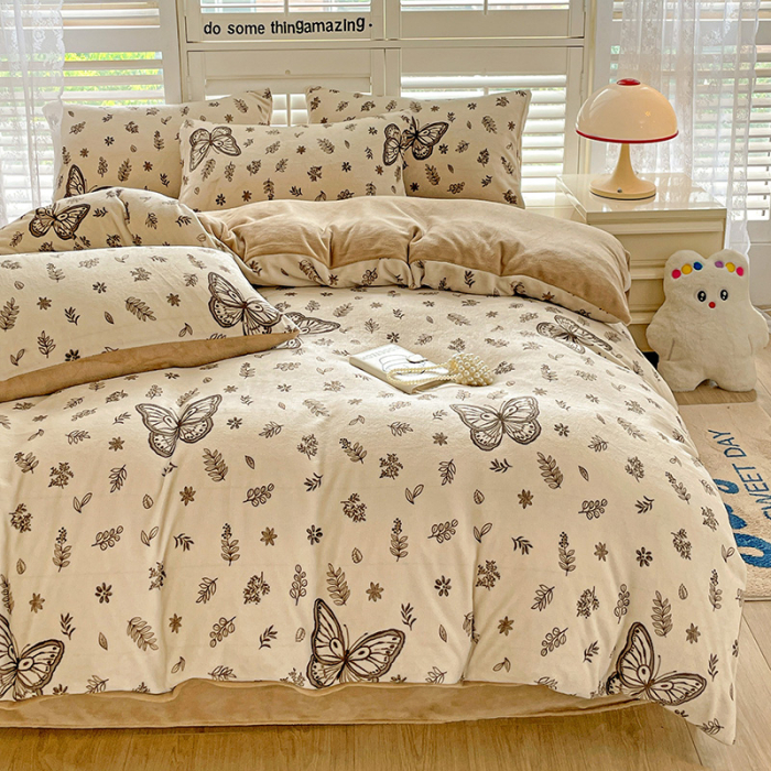 Lenjerie De Pat Cocolino 4 Piese Cu Cearceaf Pat Mare - Bej Cu Fluturasi [7]