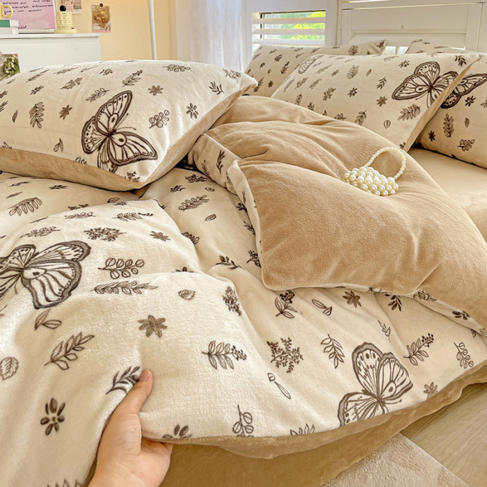 Lenjerie De Pat Cocolino 4 Piese Cu Cearceaf Pat Mare - Bej Cu Fluturasi [14]