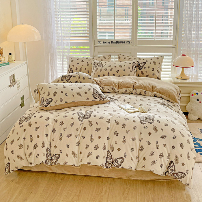 Lenjerie De Pat Cocolino 4 Piese Cu Cearceaf Pat Mare - Bej Cu Fluturasi [12]