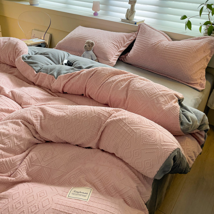 Lenjerie De Pat Cocolino 4 Piese Cu Cearceaf Pat Mare - Gri Si Roz In Relief [10]