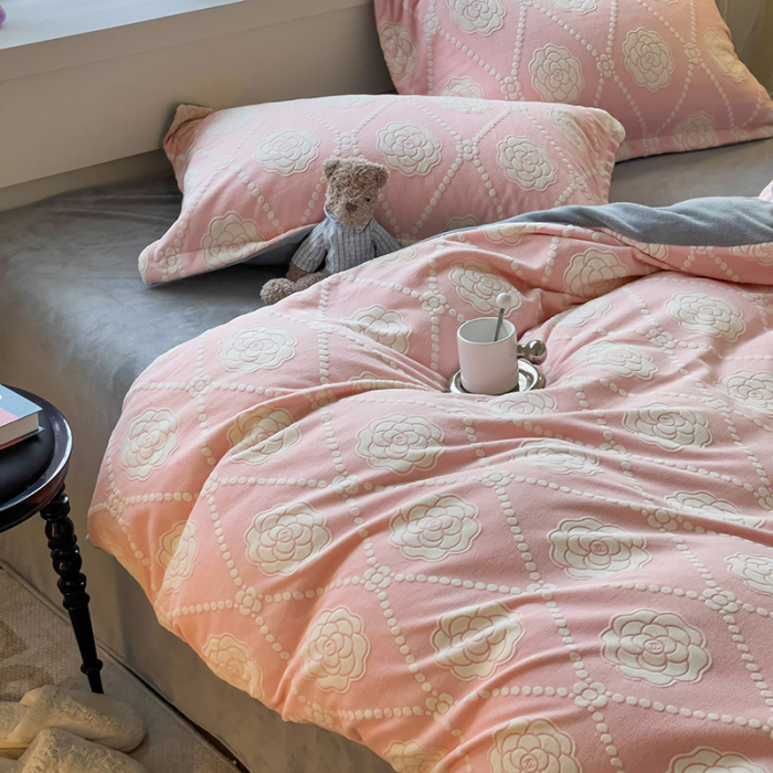 Lenjerie De Pat Cocolino 4 Piese Cu Cearceaf Pat Mare - Roz Cu Trandafiri Albi [21]