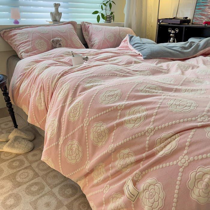 Lenjerie De Pat Cocolino 4 Piese Cu Cearceaf Pat Mare - Roz Cu Trandafiri Albi [22]