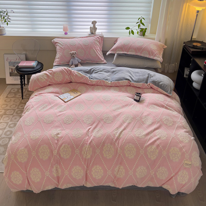 Lenjerie De Pat Cocolino 4 Piese Cu Cearceaf Pat Mare - Roz Cu Trandafiri Albi [4]