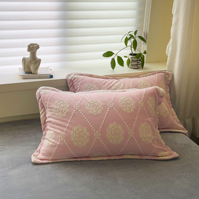 Lenjerie De Pat Cocolino 4 Piese Cu Cearceaf Pat Mare - Roz Cu Trandafiri Albi [2]