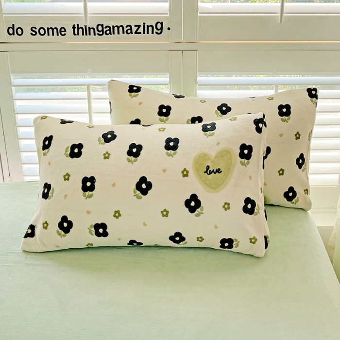 Lenjerie De Pat Cocolino 4 Piese Cu Cearceaf Pat Mare - Verde Cu Flori Negre [3]