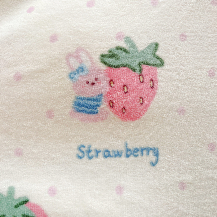 Lenjerie De Pat Cocolino 4 Piese Cu Elastic - Roz Cu Capsune Uriase [16]