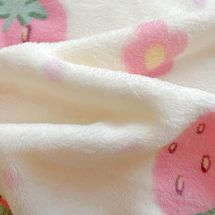 Lenjerie De Pat Cocolino 4 Piese Cu Elastic - Roz Cu Capsune Uriase [17]