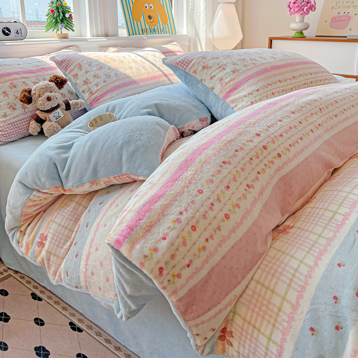 Lenjerie De Pat Cocolino 4 Piese Cu Elastic - Bleu Cu Dungi Si Fundite [3]