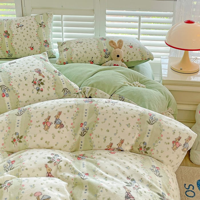 Lenjerie De Pat Cocolino 4 Piese Cu Elastic - Verde Cu Ciupercute Si Iepurasi [11]