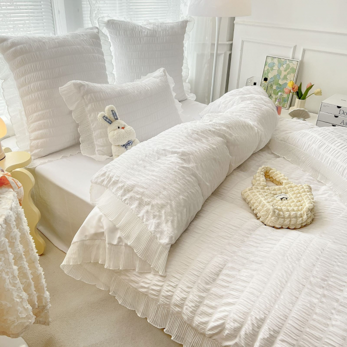 Lenjerie De Pat Creponata Cu Volanase - White [2]