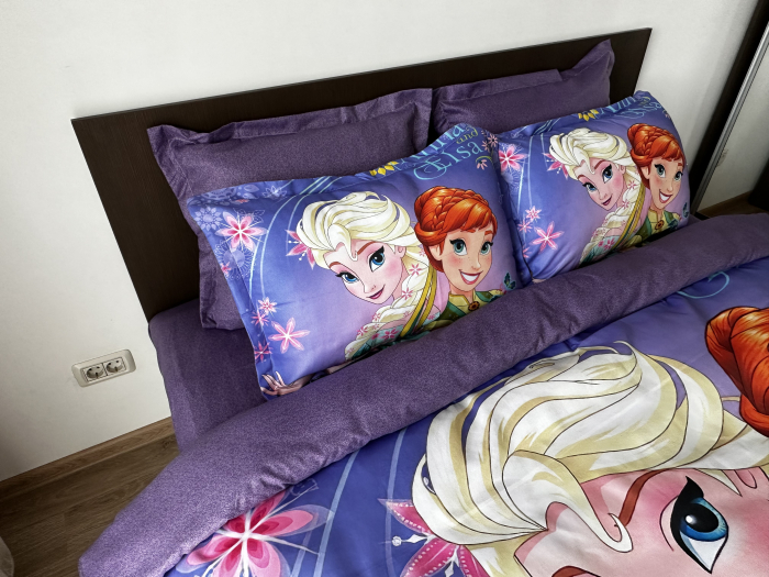 Lenjerie De Pat Finet Premium - Beautiful Frozen - Ana Si Elsa [3]