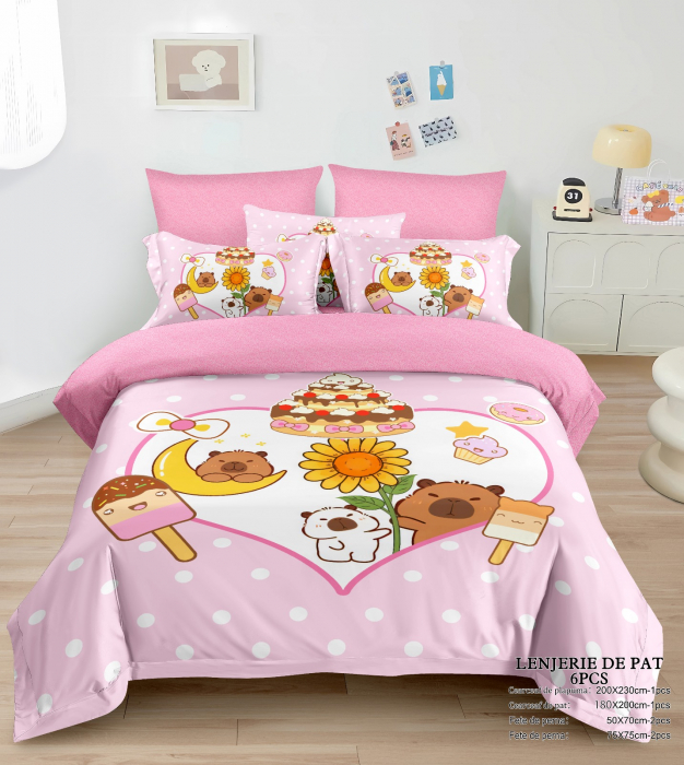 Lenjerie De Pat Finet Premium Cu Elastic - Capybara In Inimioara Roz [1]