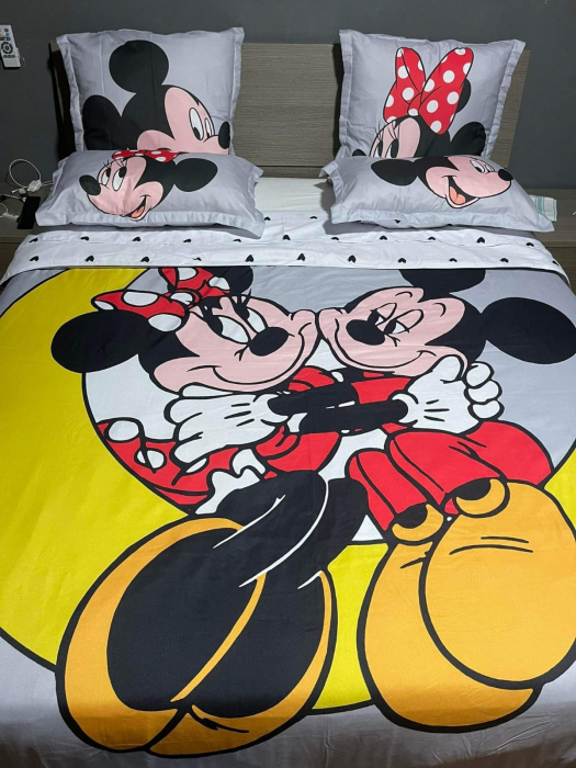 Lenjerie De Pat Finet Premium - Mickey Si Minnie/Imbratisare [2]