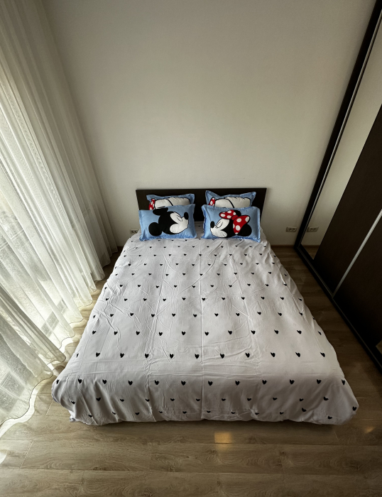 Lenjerie De Pat Finet Premium - Mickey Si Minnie Se Tin De Mana [6]