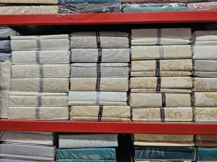 Lenjerie De Pat Jacquard Satinat Cu Insertii De Broderie - Crem Elegant [3]