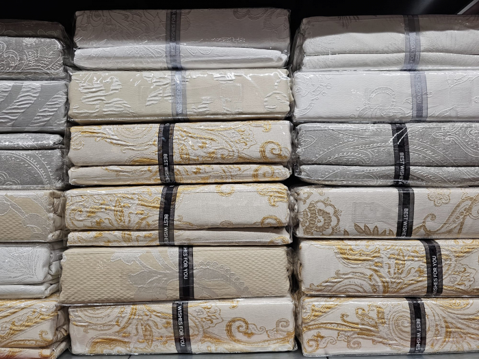 Lenjerie De Pat Jacquard Satinat Cu Insertii De Broderie - Crem Elegant [4]