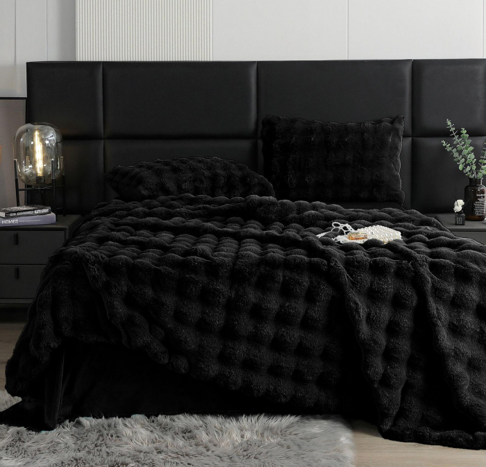 Lenjerie De Pat Pufoasa Blana Artificiala Rabbit - Iepure Luxury Edition - Negru [1]