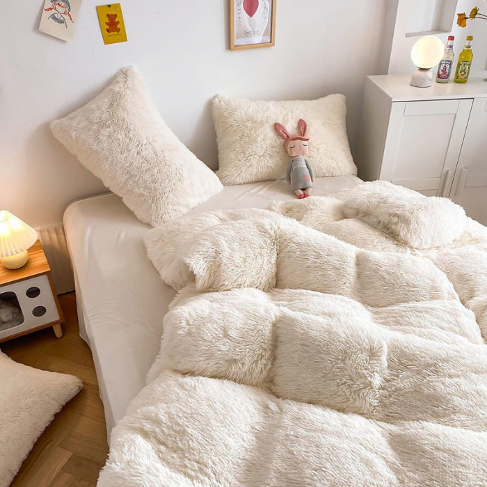 Lenjerie De Pat Pufoasa FLUFFY - Crem [4]