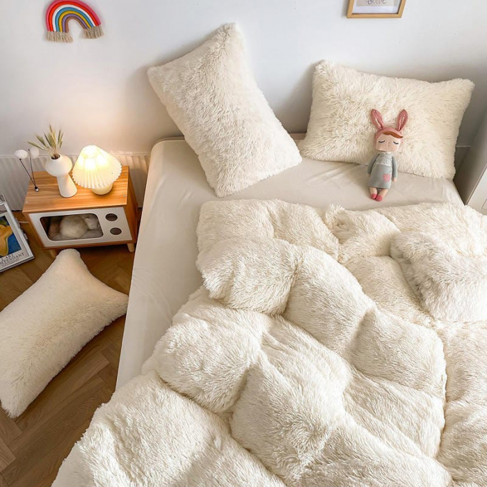 Lenjerie De Pat Pufoasa FLUFFY - Crem [7]