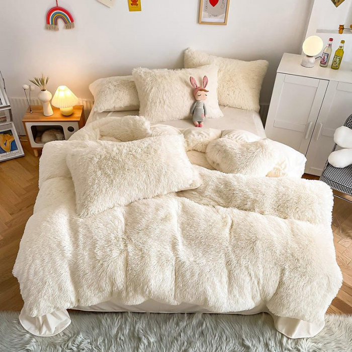 Lenjerie De Pat Pufoasa FLUFFY - Crem [6]