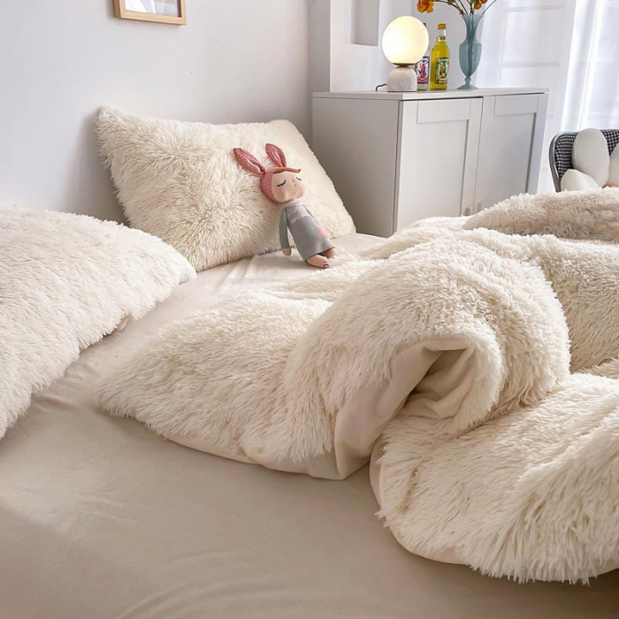 Lenjerie De Pat Pufoasa FLUFFY - Crem [5]