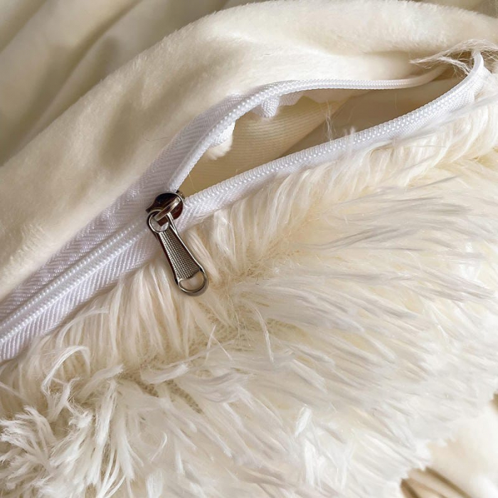 Lenjerie De Pat Pufoasa FLUFFY - Crem [2]