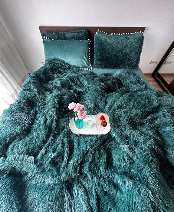Lenjerie De Pat Pufoasa FLUFFY - Verde Smarald Cu Ciucuri [6]