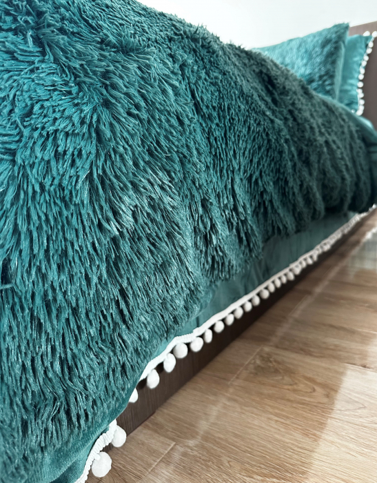 Lenjerie De Pat Pufoasa FLUFFY - Verde Smarald Cu Ciucuri [4]