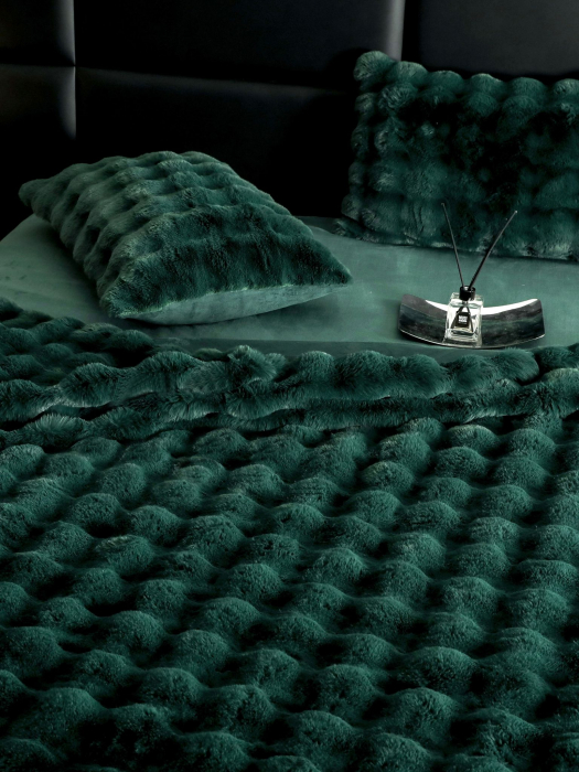 Lenjerie De Pat Pufoasa Blana Artificiala Rabbit - Iepure Luxury Edition - Verde Smarald [3]